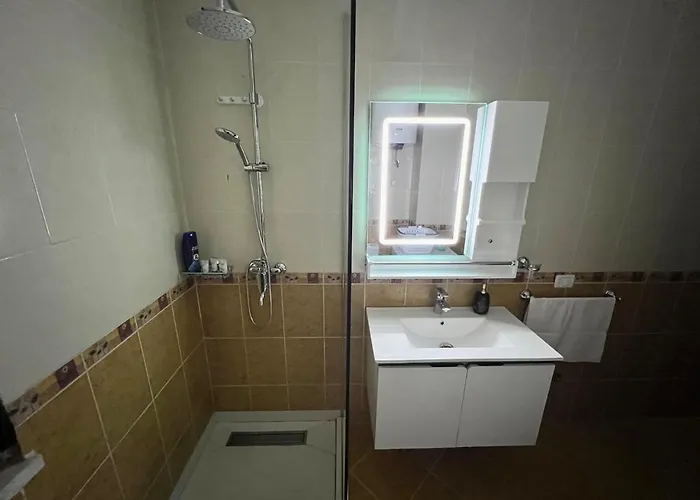 Rolling - Next To Premium & Grand Blue Fafa Apartamento Golem (Tirana)