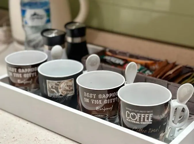 Rolling - Next To Premium & Grand Blue Fafa アパート